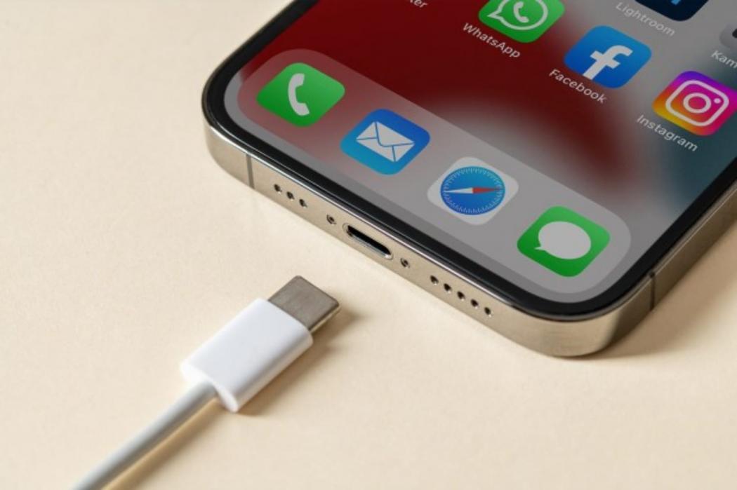Tips Isi Baterai iPhone Lebih Cepat dan Tetap Awet