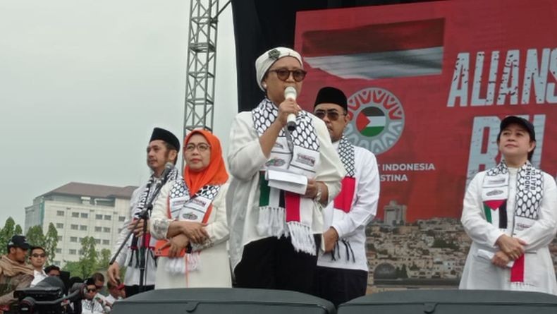 Haru! Menlu Retno Marsudi Bacakan Puisi untuk Palestina di Monas