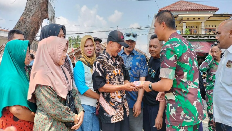 Dandim 0625 Pangandaran Beri Ganti Rugi Kerusakan Warung akibat Pendaratan Helikopter