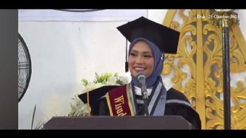 Viral Mahasiswi Terbaik Speech Wisuda Sekaligus Umumkan Pernikahan dengan Sang Dosen