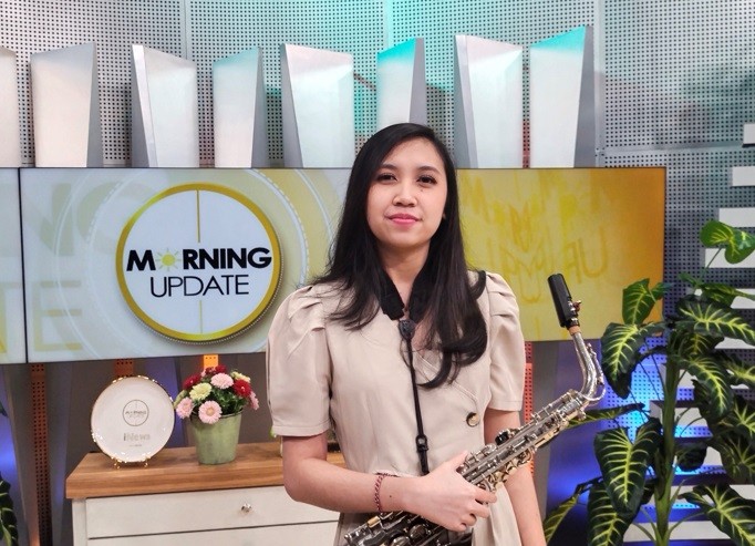 Bisakah Belajar Saxsofon saat Masih Sekolah? Devina Herfiantika Suryadi Berbagi Kisahnya di Morning Update