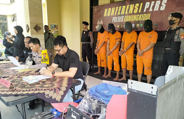 Gasak 10 Baterai BTS, 4 Komplotan Pencuri di Gunungkidul Ditangkap