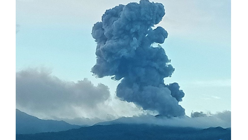 Gunung Dukono Erupsi Pagi Ini, Tinggi Letusan 1.000 Meter di Atas Puncak