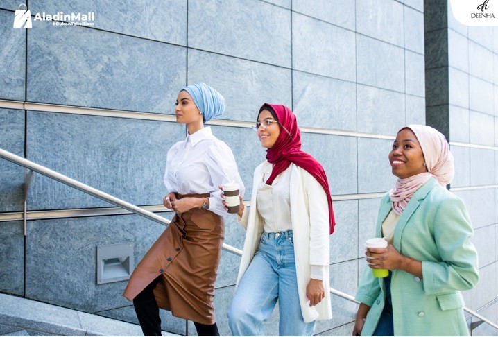 Stylish dan Kekinian, Begini Cara Praktis Mengenakan Hijab Square Simpel 