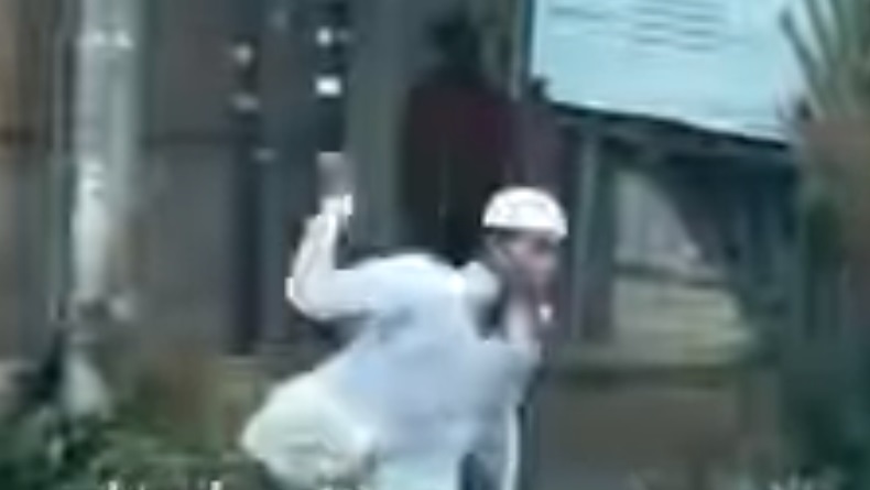 Viral Remaja Bawa Celurit Ancam Satpam di Jakbar, Polisi Buru Pelaku