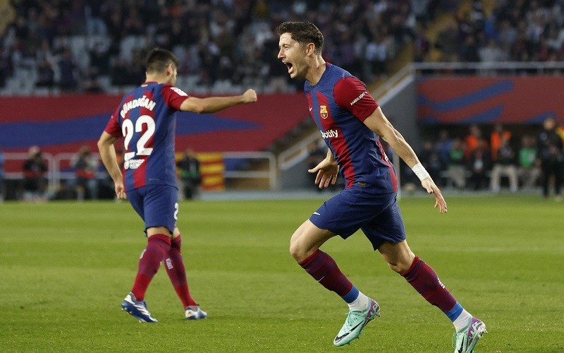 Hasil Liga Spanyol 2023/2024: Barcelona Sukses Comeback Atas Alaves Lewat Brace Robert Lewandowski