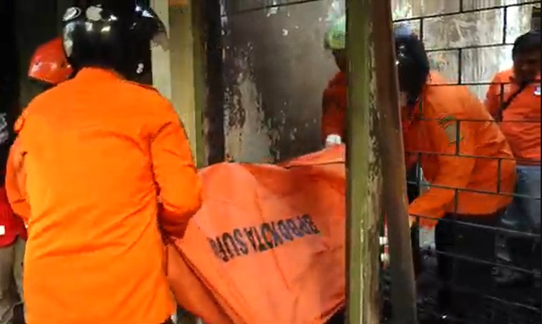 Tragis, 2 Orang Adik Kakak Tewas Terbakar bersama Rumah Mewahnya di Surabaya 