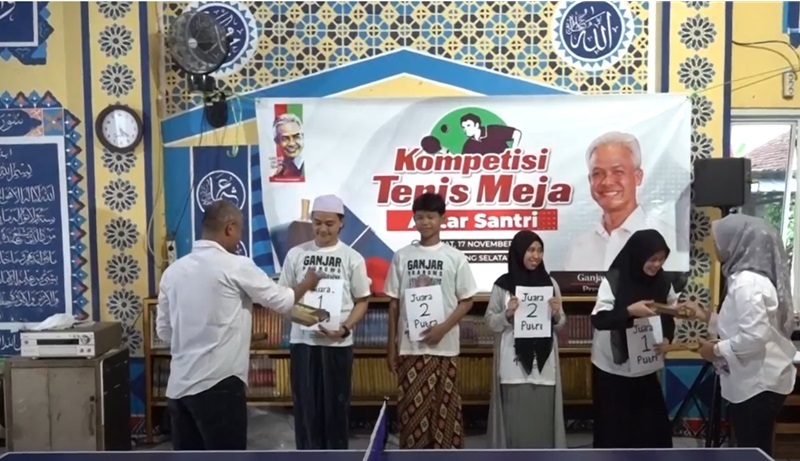 Relawan Ganjar Bikin Turnamen Tenis Meja Antarsantri di Ponpes Tangsel, Gaungkan Kompetisi Jujur