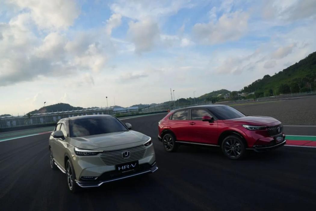 Tren Mobil Warna Unik, Putih dan Hitam Tetap Jadi Incaran