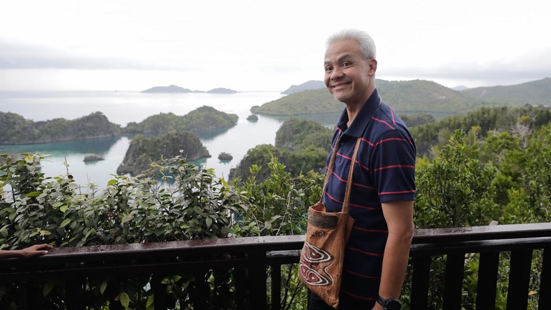 Ganjar Nikmati Keindahan Piaynemo Raja Ampat, Komitmen Genjot Pariwisata Papua