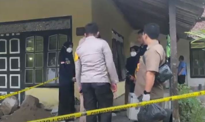Blitar Gempar, Kerangka Perempuan Muda Ditemukan Dicor Dalam Kamar Rumah