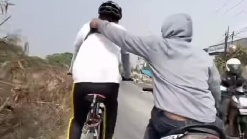 Viral Pesepeda Dijambret hingga Terjatuh di Bekasi, Polisi Olah TKP