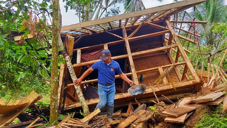 Longsor Terjang Citiis Rongga KBB, Rumah Warga Rata dengan Tanah 
