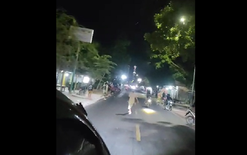 Polisi Tangkap Pria Viral Bacok Warga di Sumenep hingga Tewas