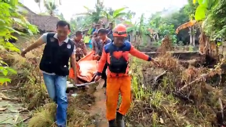 Diduga Dibunuh, Janda 1 Anak di Cirebon Penuh Luka Terkapar Bersimbah Darah