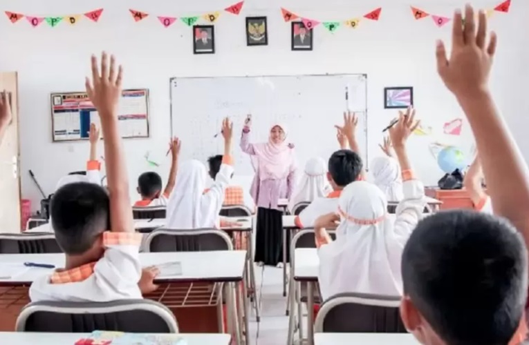 Daftar Gaji Guru PNS dan Tunjangannya, Segini Besarannya