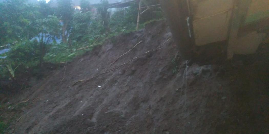 Hujan Deras di Bogor Tengah, 6 Warga Mengungsi akibat Longsor