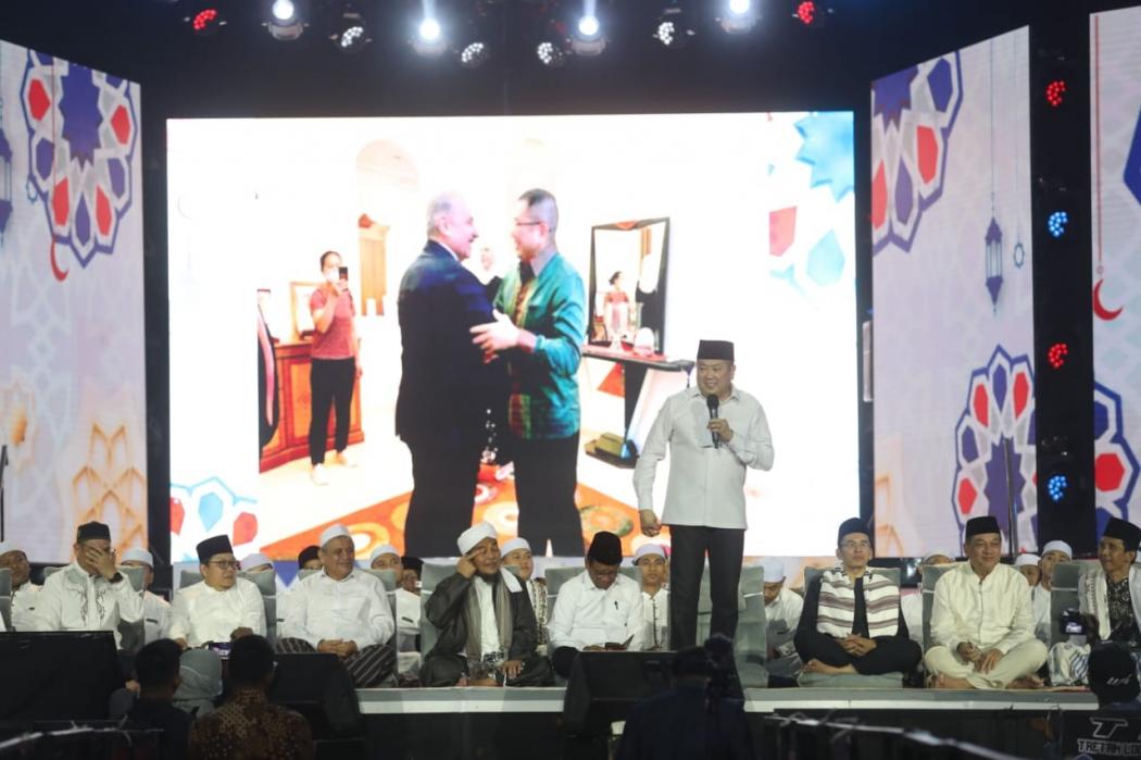 Bendera Palestina Berkibar di Sholawat Kebangsaan 