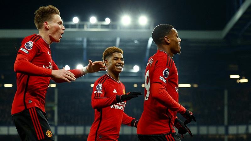Hasil Lengkap Liga Inggris Semalam: Man United Bantai Everton, Tottenham Tumbang