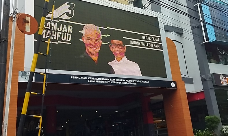 Hari Pertama Kampanye, Gambar Ganjar-Mahfud Menyala di Videotron Alun-Alun Kota Malang