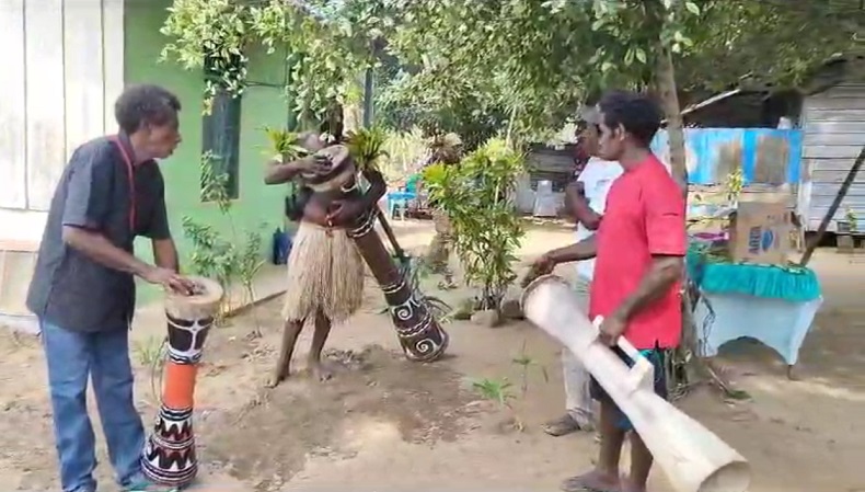 Warga Semangga Merauke Bersiap Sambut Ganjar Pranowo, Stem Tifa untuk Penyambutan