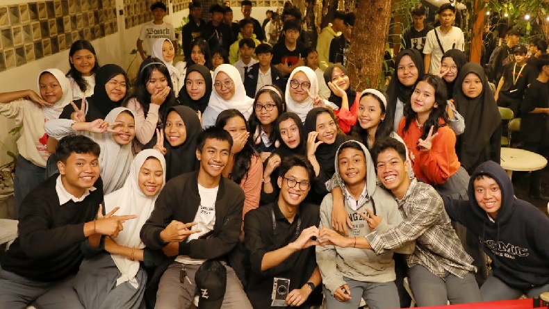 Alam Ganjar Berbagi Informasi Seputar Dunia Perkuliahan kepada Pelajar di Bandung