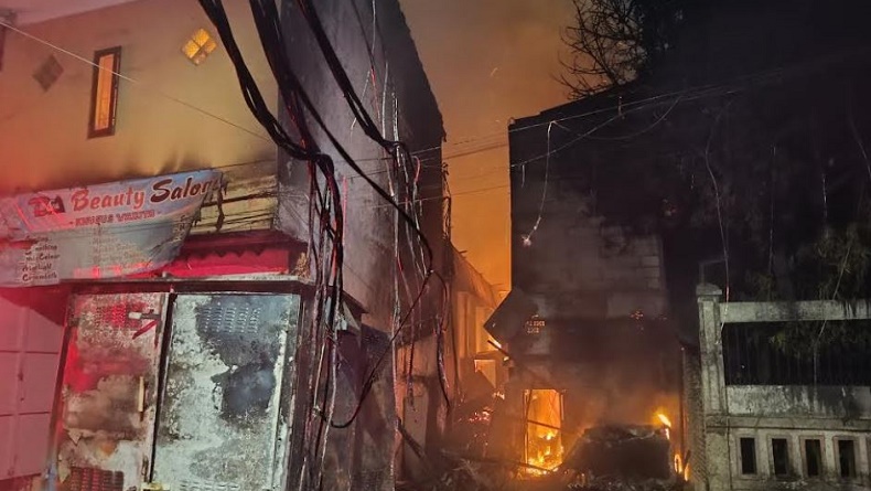 Kebakaran 20 Rumah di Muara Angke, Ratusan Warga Terpaksa Mengungsi