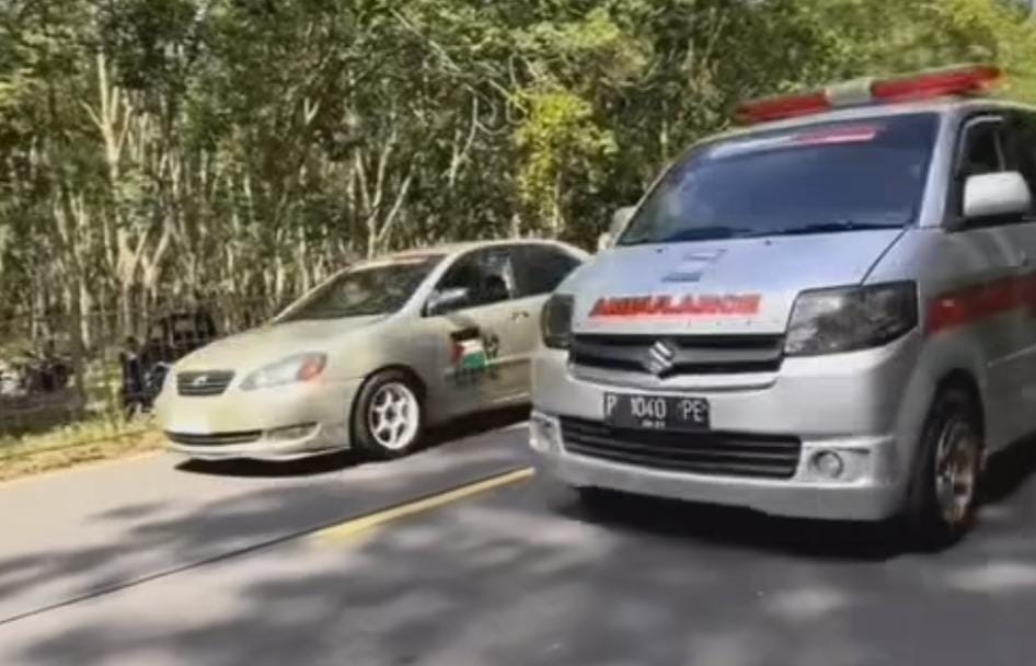 Viral Aksi Mobil Ambulans Ikut Balapan, Netizen: Sopirnya Punya Bakat Terpendam
