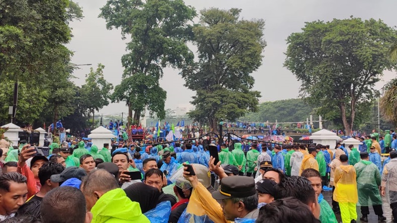 Kecewa Berat soal Keputusan UMK 2024, Buruh Jabar Ancam Mogok Massal