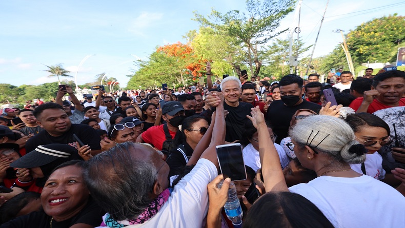 Nikmati Car Free Day di Kupang, Ganjar Jadi Buruan Swafoto hingga Dicurhati Pedagang