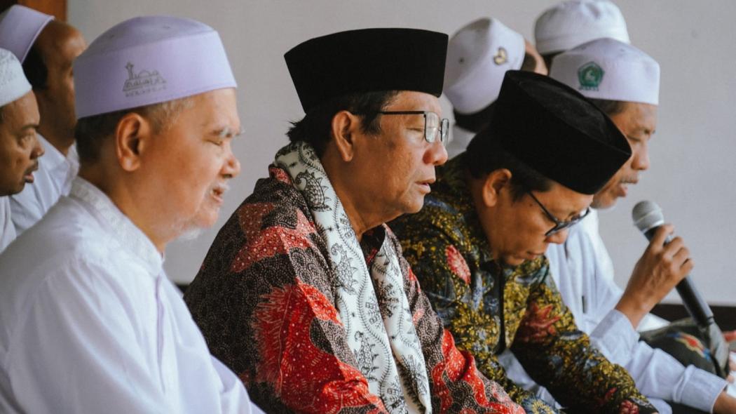 Mahfud MD Puji Kehebatan KH Afifuddin dalam Menulis Buku: Karyanya Sangat Bagus