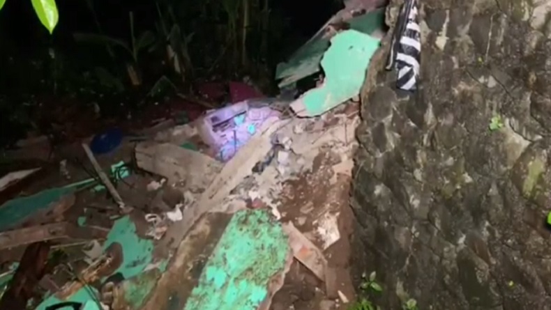 Rumah Roboh Tergerus Longsor di Sukabumi, 1 Penghuni Tewas Tertimpa Bangunan