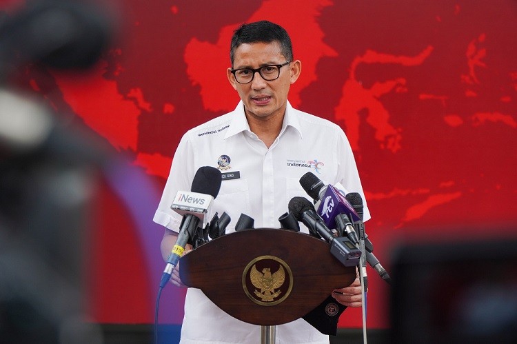 Covid-19 Meningkat Jelang Akhir Tahun, Sandiaga Uno: Jangan Anggap Enteng, Pakai Masker Lagi!