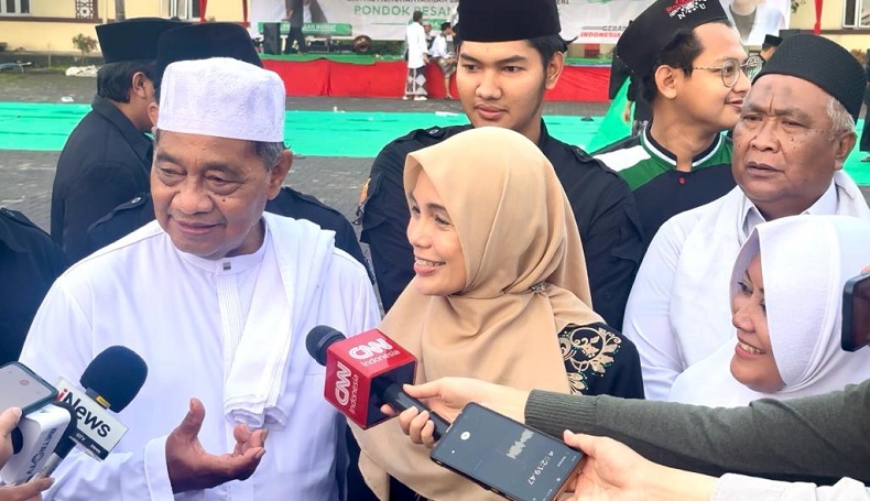 Pimpinan Ponpes Cipasung: Mahfud MD Bisa Jadi Penerus Pemikiran Gus Dur