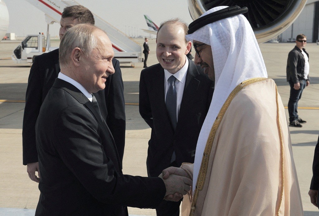 Pangeran MBZ Puji Peran Putin Perkuat Hubungan Rusia dan UEA