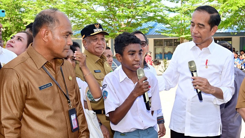 Presiden Jokowi Berikan Mobil hingga Alat Mesin Perkayuan ke SMK Negeri 5 Kupang
