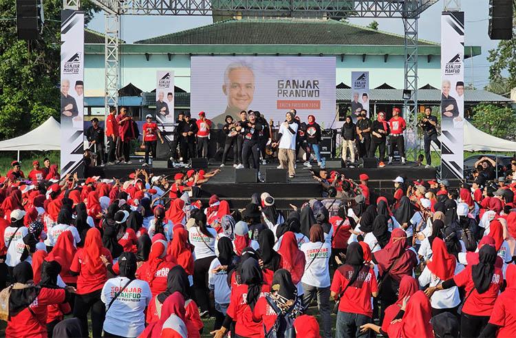 Senam Bersama Warga Bantul, Siti Atikoh Ingatkan Pentingnya Jaga Kesehatan 