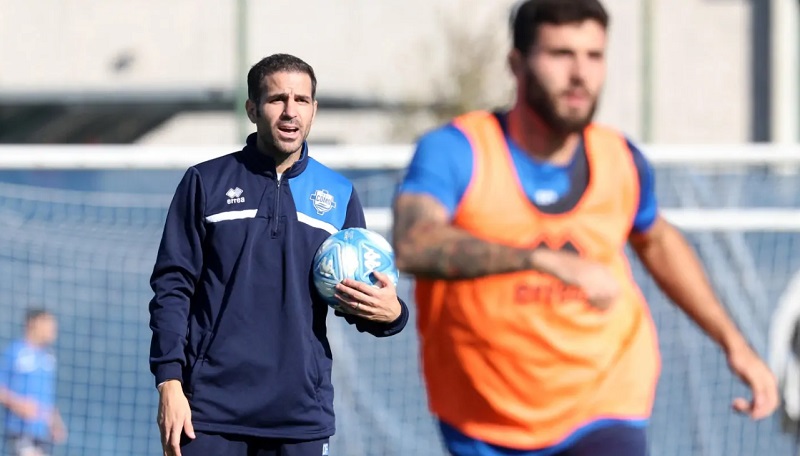 Eden Hazard Ingin Cesc Fabregas Latih Chelsea