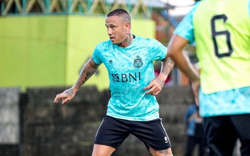 Target Radja Nainggolan di Bhayangkara FC: Raih Lebih Banyak Kemenangan!