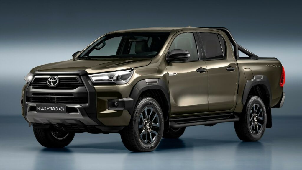 Toyota Hilux Hybrid Meluncur, Punya Tenaga Buas Tapi Irit BBM