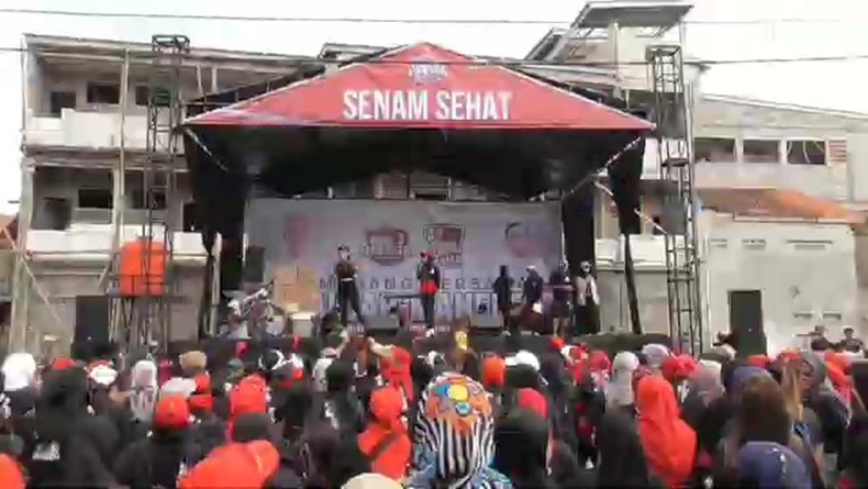 Sosialisasikan Ganjar-Mahfud, Emak-emak dari Bandung dan Sumedang Senam Bersama