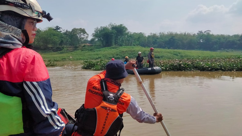 Bocah Hilang di Sungai Citarum KBB Tak Ditemukan, Pencarian Dihentikan 