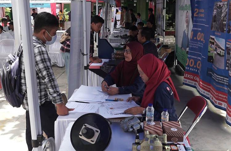 Ratusan Pencari Kerja Padati Job Fair di SMK Muhammadiyah Gamping Sleman