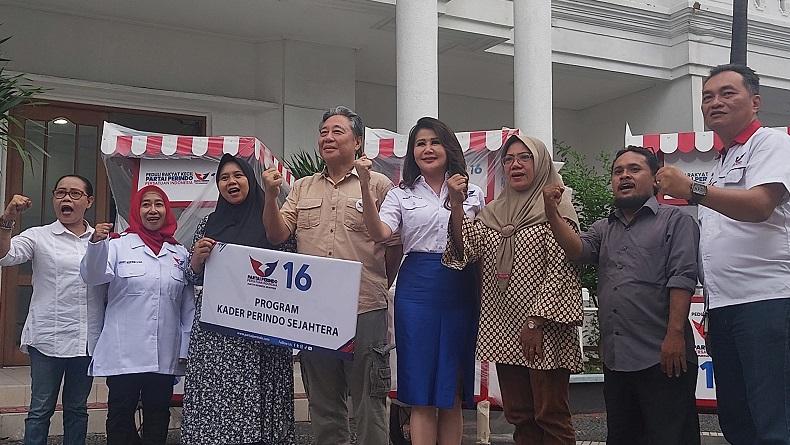 Terima Gerobak Perindo, Penjual Lontong Mi di Surabaya Ingin Daganganya Makin Ramai