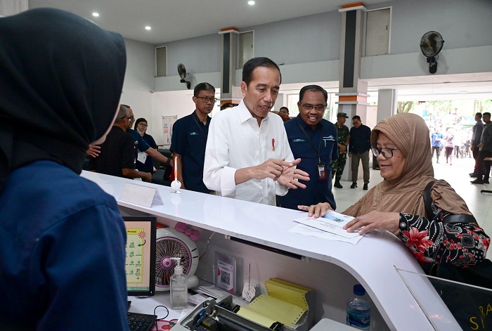 Bagikan BLT El Nino Rp400.000, Presiden Jokowi: Produksi Menurun, jadi Harga Naik Sedikit