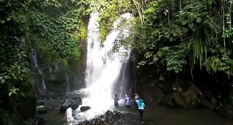 Kampung Unik di Bengkulu Punya Air Terjun Cantik Lengkap dengan Kolam Air Panas