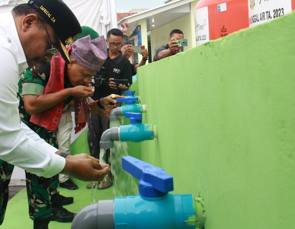 Program TNI AD Manunggal Air, Kostrad Bangun 20 Titik Air Bersih di Bangka Belitung