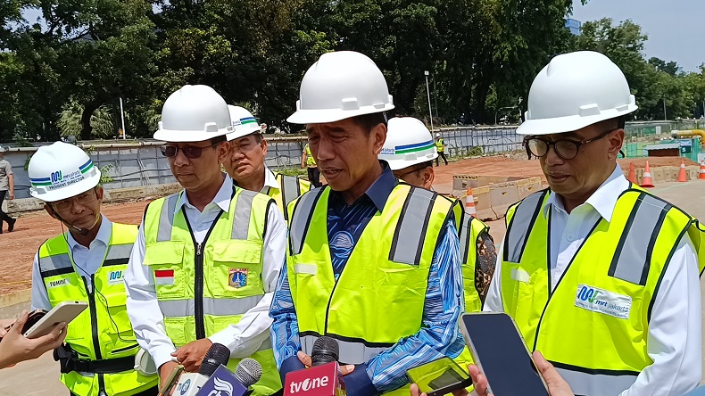 Jokowi Jawab Kritik Anies soal Demokrasi: Presiden Dicaci, Demo Tiap Hari Gak Masalah