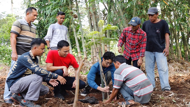 Alam Ganjar Kunjungi Subang, Ajak Anak Muda Geluti Peluang Usaha Pertanian