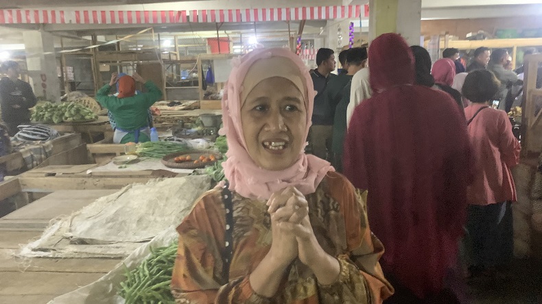 Pedagang Pasar Induk Wonosobo Minta Ganjar Lebih Tegas Lagi di Debat Capres Selanjutnya
